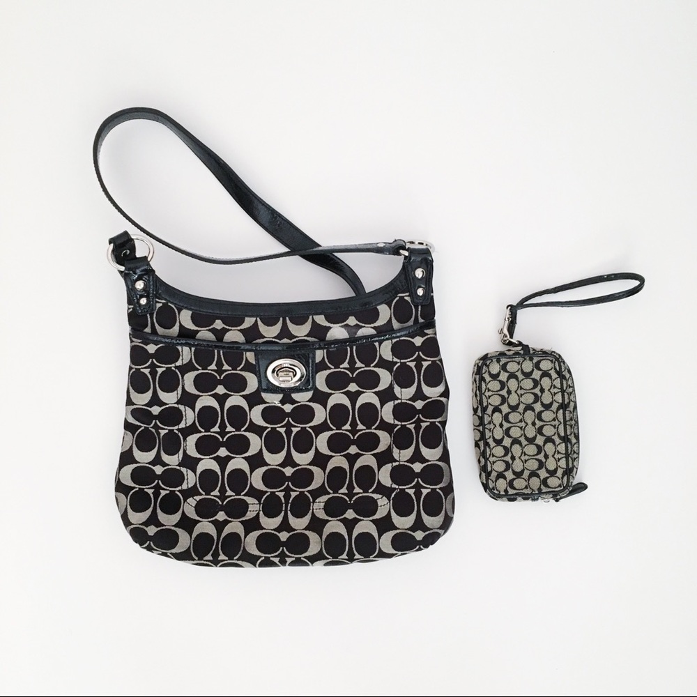 Coach classic signature logo black white purse